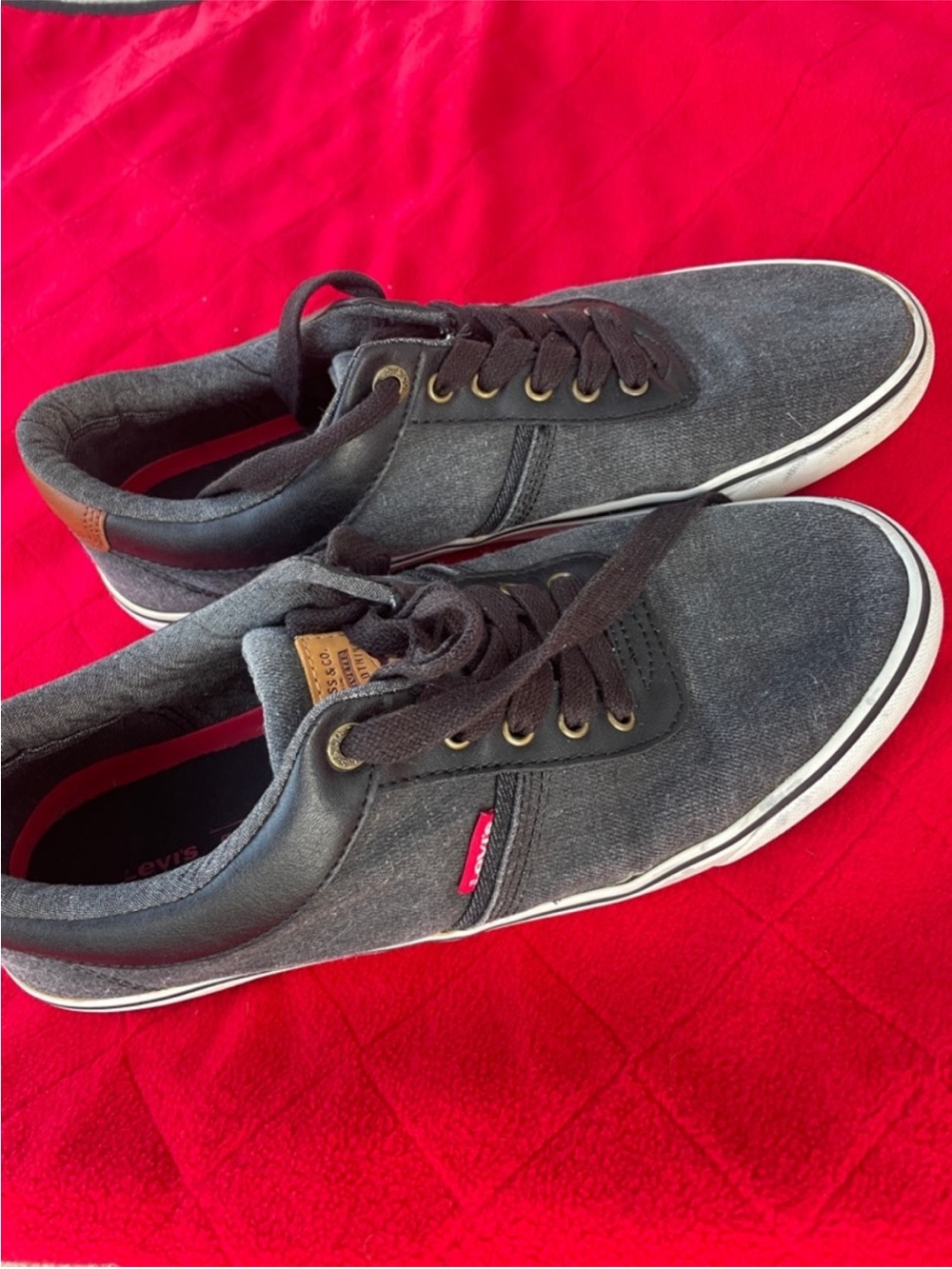 Levi's mens Black and Brown Low-Top Canvas Sneakers with  Red Accent size 10